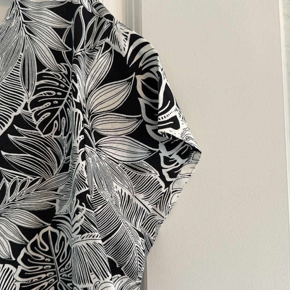 Tropical Jones & Co black and white top - Picture 4 of 10